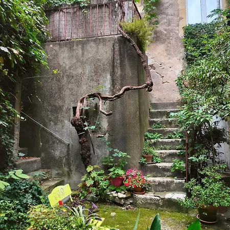Petite Maison En Pierre *